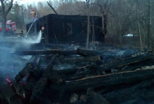 У Леонида Скоробогатого сгорел дом в деревне